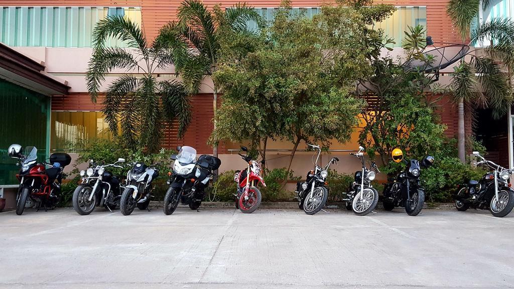 Hotel Baan Sanpoom Phitsanulok Exterior foto